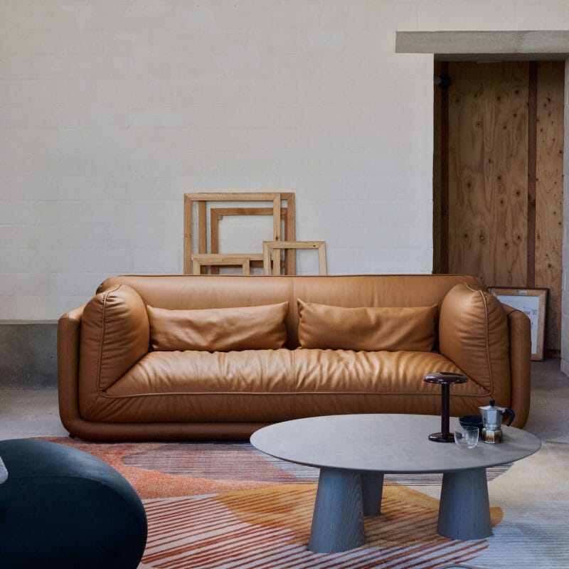 KŘESLA A SEDACÍ SOUPRAVY